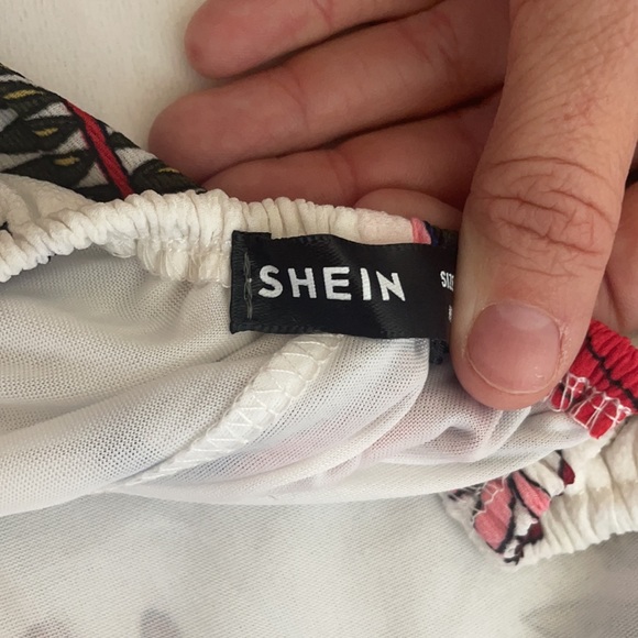 1 Small Shein Floral Romper - Picture 3 of 3